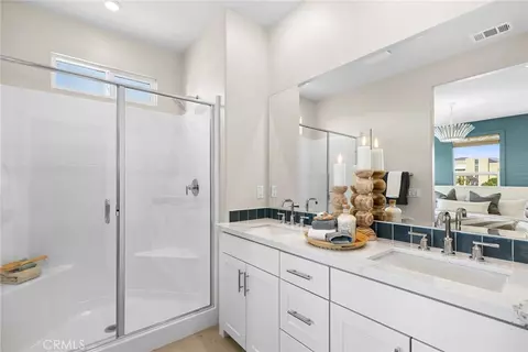 Bath - 648 E Fourth St, Pomona, CA 91766 photo 1 of 4