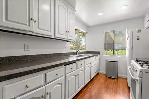 Kitchen - 146 Echo #58, Irvine, CA 92614 photo 2 of 3