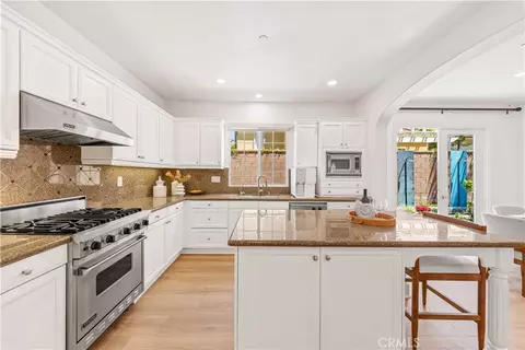 Kitchen - 22 Arborside, Irvine, CA 92603 photo 5 of 5