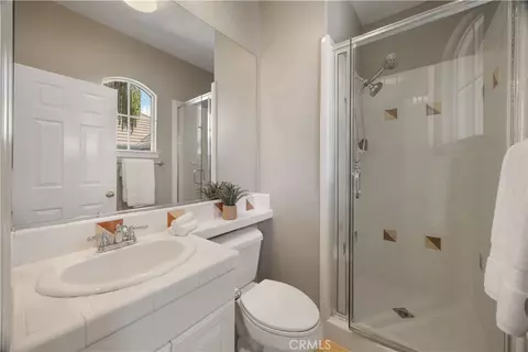 Bath - 9 Modesto, Irvine, CA 92602 photo 5 of 7