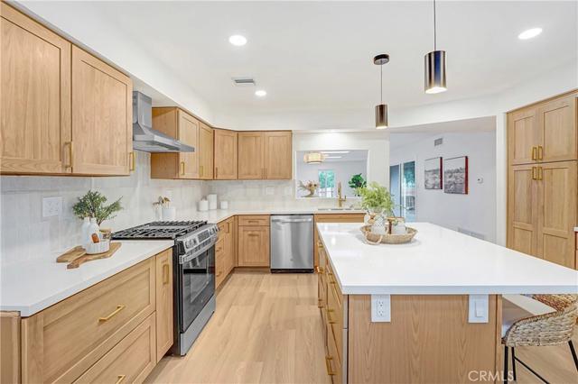 22323 Miranda St, Woodland Hills, CA 91367