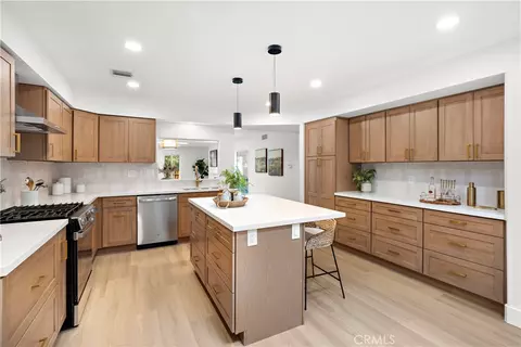22323 Miranda St, Woodland Hills, CA 91367