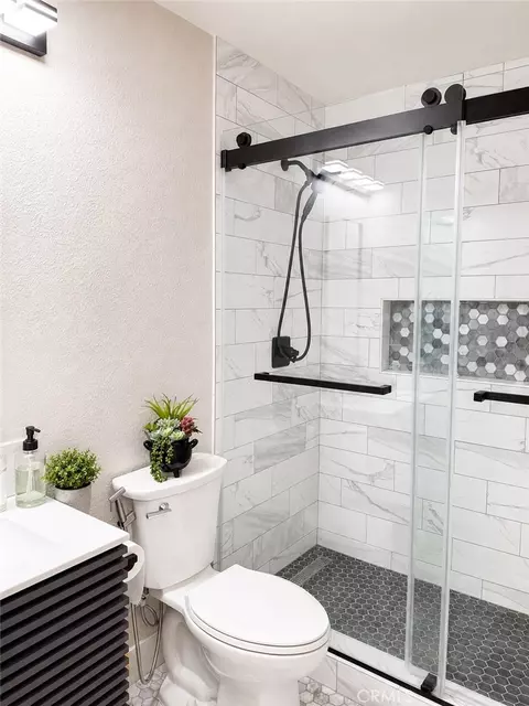 Bath - 6 Cannes, Irvine, CA 92614 photo 5 of 5