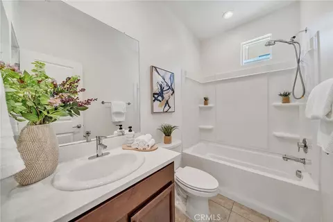 Bath - 115 Masterpiece, Irvine, CA 92618 photo 1 of 3