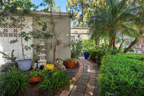 4 Via Castilla #D, Laguna Woods, CA 92637