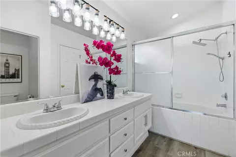 Bath - 2716 Sequoia, Lodi, CA 95242 photo 1 of 3