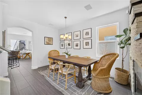 Dining - 330 Ultimo Ave, Long Beach, CA 90814 photo 1 of 4