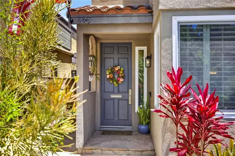 Entry Way - 330 Ultimo Ave, Long Beach, CA 90814 photo 1 of 5