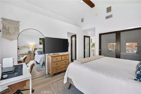 Bedroom - 330 Ultimo Ave, Long Beach, CA 90814 photo 3 of 6
