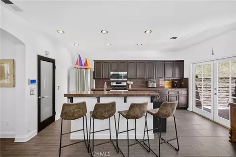 Kitchen - 330 Ultimo Ave, Long Beach, CA 90814 photo 2 of 3