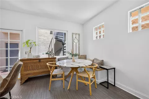 Dining - 330 Ultimo Ave, Long Beach, CA 90814 photo 4 of 4