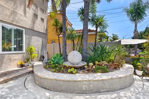 Exterior - 330 Ultimo Ave, Long Beach, CA 90814 photo 11 of 12