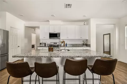 Kitchen - 20996 Mountain Gate Dr, Riverside, CA 92507 photo 3 of 5