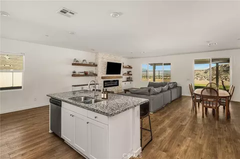 Kitchen - 20996 Mountain Gate Dr, Riverside, CA 92507 photo 1 of 5