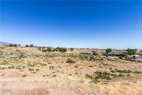 8650 Cowberry, Phelan, CA 92371 photo 63