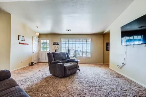 8650 Cowberry, Phelan, CA 92371 photo 16