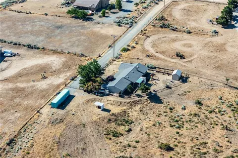 View/Area - 8650 Cowberry Rd, Phelan, CA 92371 photo 14 of 16