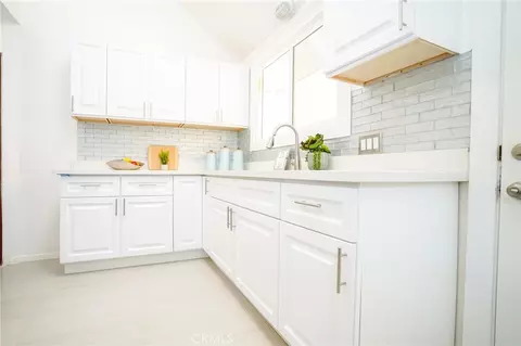 Kitchen - 38 Dudley Ave, Venice, CA 90291 photo 2 of 4