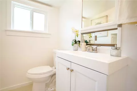 Bath - 38 Dudley Ave, Venice, CA 90291 photo 3 of 5