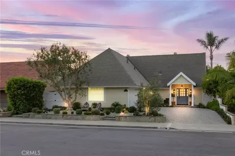9601 Dumbreck Dr, Huntington Beach, CA 92646