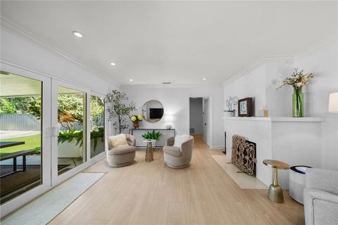 Living - 6951 Chisholm, Van Nuys, CA 91406 photo 5 of 5