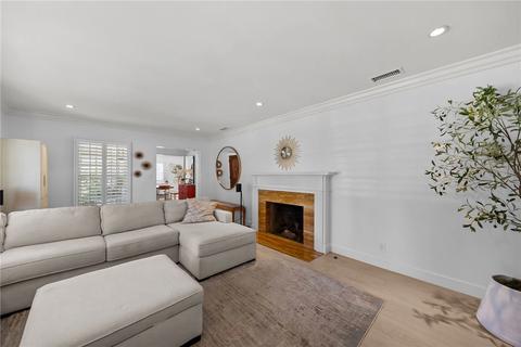Living - 6951 Chisholm, Van Nuys, CA 91406 photo 4 of 5
