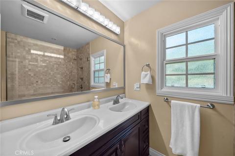 Bath - 6951 Chisholm, Van Nuys, CA 91406 photo 4 of 6