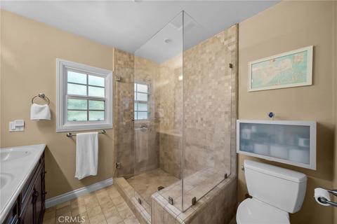 Bath - 6951 Chisholm, Van Nuys, CA 91406 photo 3 of 6