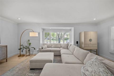 Living - 6951 Chisholm, Van Nuys, CA 91406 photo 2 of 5