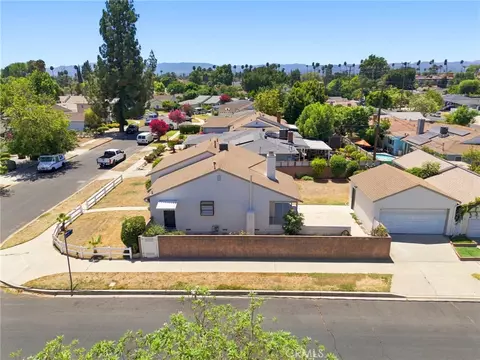 View/Area - 7355 Donna Ave, Reseda, CA 91335 photo 1 of 2