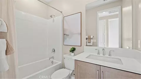 Bath - 705 Sonia, Irvine, CA 92618 photo 3 of 4