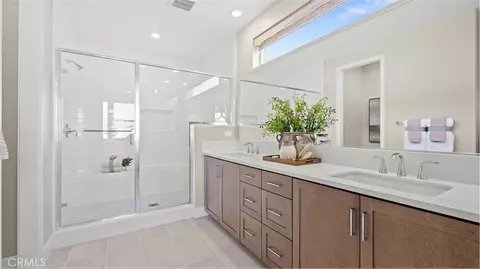 Bath - 705 Sonia, Irvine, CA 92618 photo 2 of 4