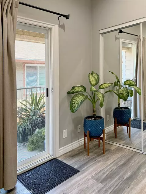 Entry Way - 1637 E 5th St #302, Long Beach, CA 90802 photo 5 of 6