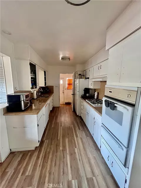 Kitchen - 17259 Miller, Fontana, CA 92336 photo 2 of 2