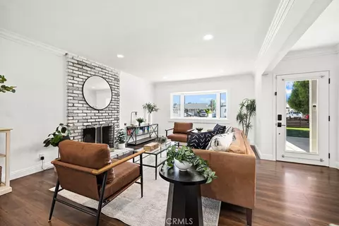 Living - 515 E Hoover, Orange, CA 92867 photo 2 of 5