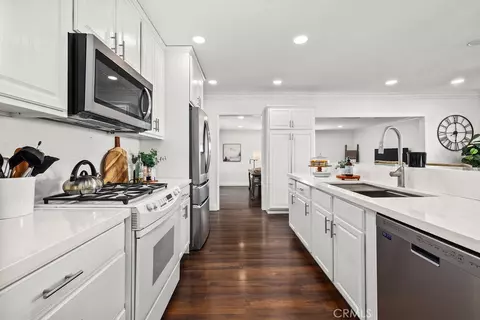 Kitchen - 515 E Hoover, Orange, CA 92867 photo 5 of 6