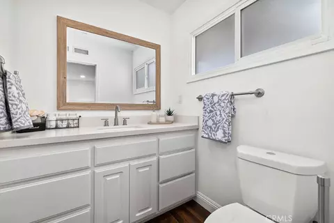 Bath - 515 E Hoover, Orange, CA 92867 photo 2 of 3