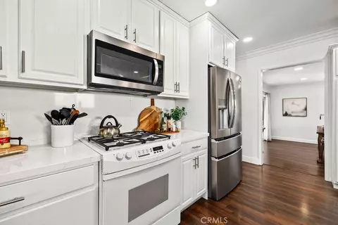 Kitchen - 515 E Hoover, Orange, CA 92867 photo 6 of 6