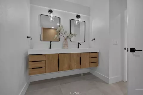 Bath - 6 Recodo, Irvine, CA 92620 photo 5 of 5