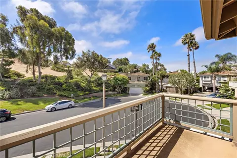 Exterior - 1012 Las Posas, San Clemente, CA 92673 photo 4 of 9