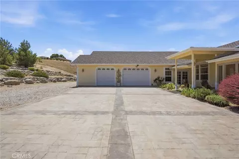 Exterior - 18211 Morgan Ct, Tehachapi, CA 93561 photo 5 of 10