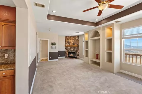 Living - 18211 Morgan Ct, Tehachapi, CA 93561 photo 5 of 10