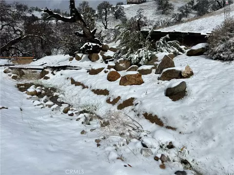Exterior - 18211 Morgan Ct, Tehachapi, CA 93561 photo 8 of 10