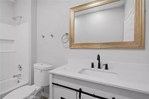 Bath - 18211 Morgan Ct, Tehachapi, CA 93561 photo 5 of 6