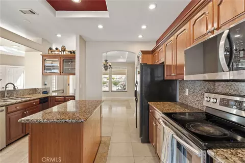 Kitchen - 18211 Morgan Ct, Tehachapi, CA 93561 photo 2 of 2