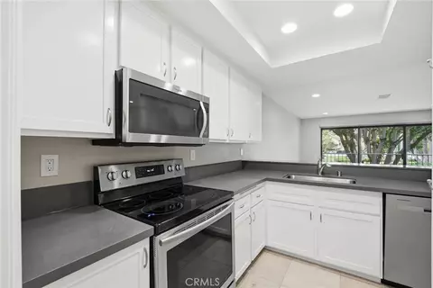 Kitchen - 4114 Apricot, Irvine, CA 92618 photo 4 of 4