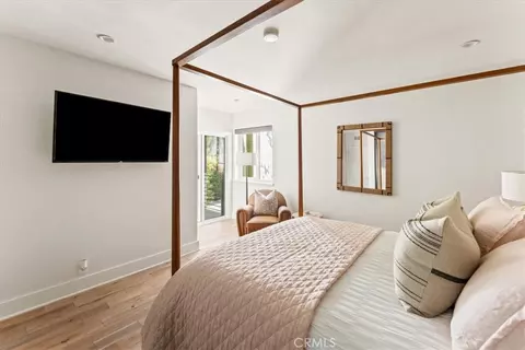 Bedroom - 845 Summit Dr, Laguna Beach, CA 92651 photo 2 of 10