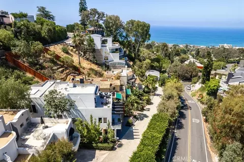 View/Area - 845 Summit Dr, Laguna Beach, CA 92651 photo 3 of 3