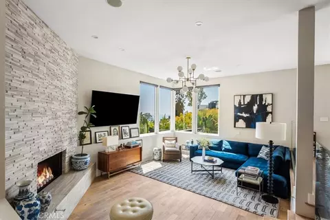 Living - 845 Summit Dr, Laguna Beach, CA 92651 photo 8 of 10