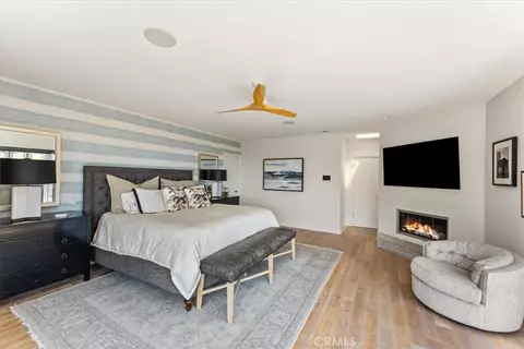 Bedroom - 845 Summit Dr, Laguna Beach, CA 92651 photo 6 of 10